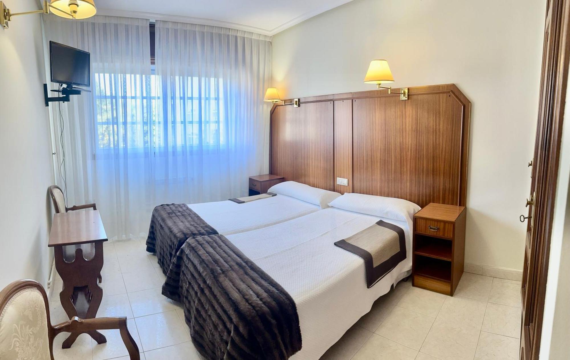 Hostal La Cubana Carballino Extérieur photo