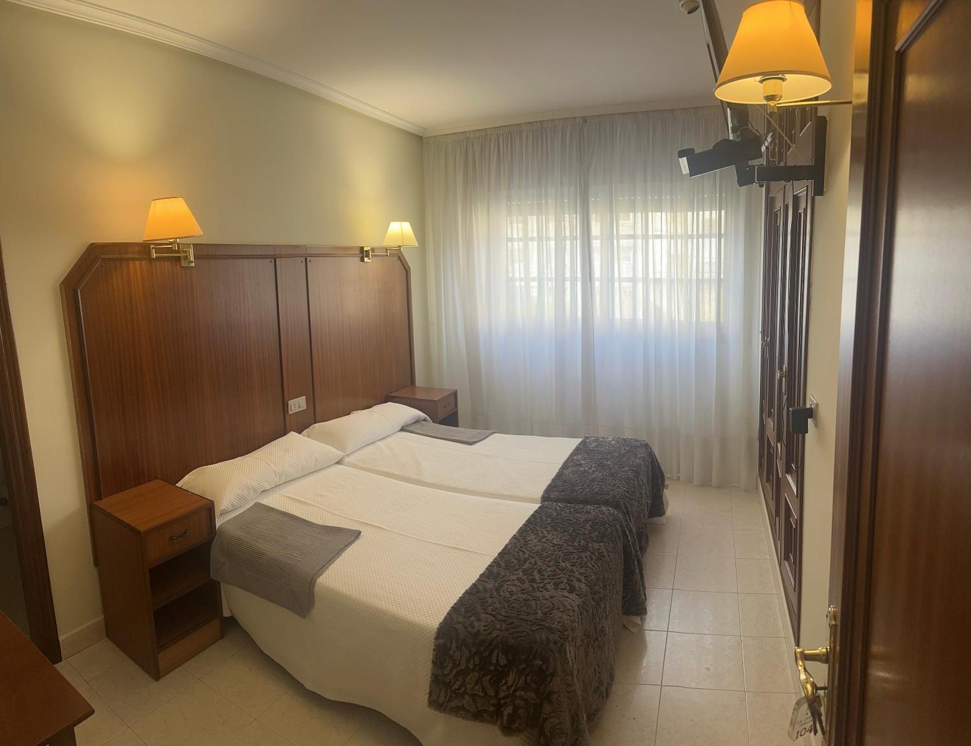 Hostal La Cubana Carballino Extérieur photo