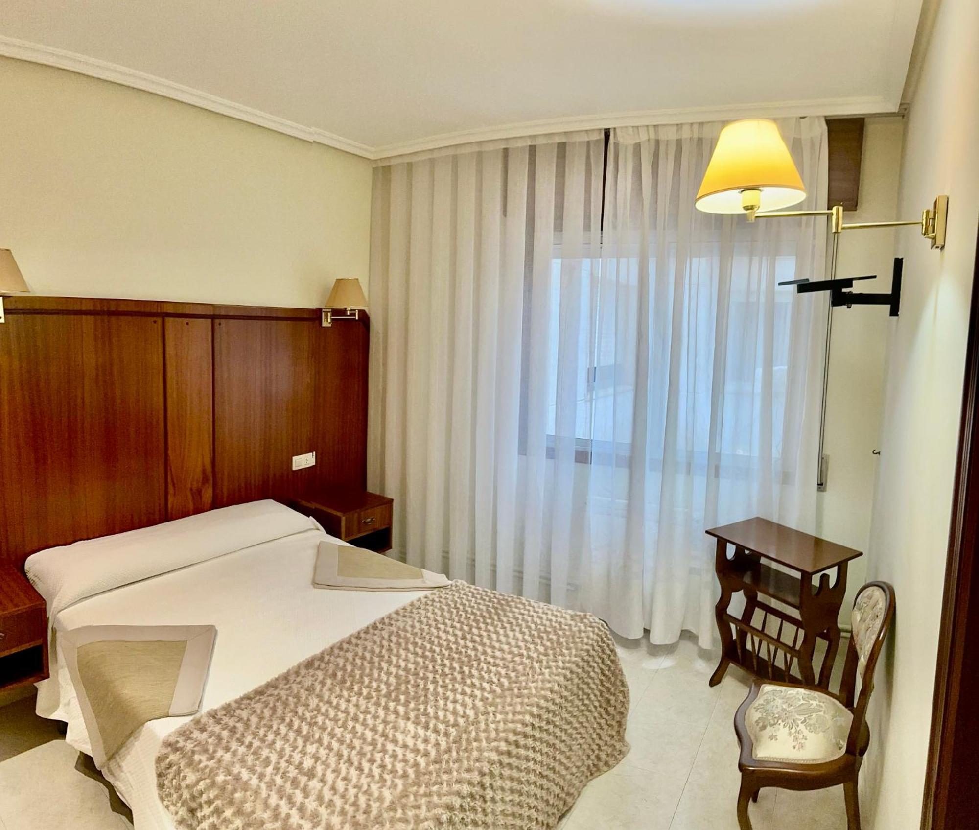 Hostal La Cubana Carballino Extérieur photo