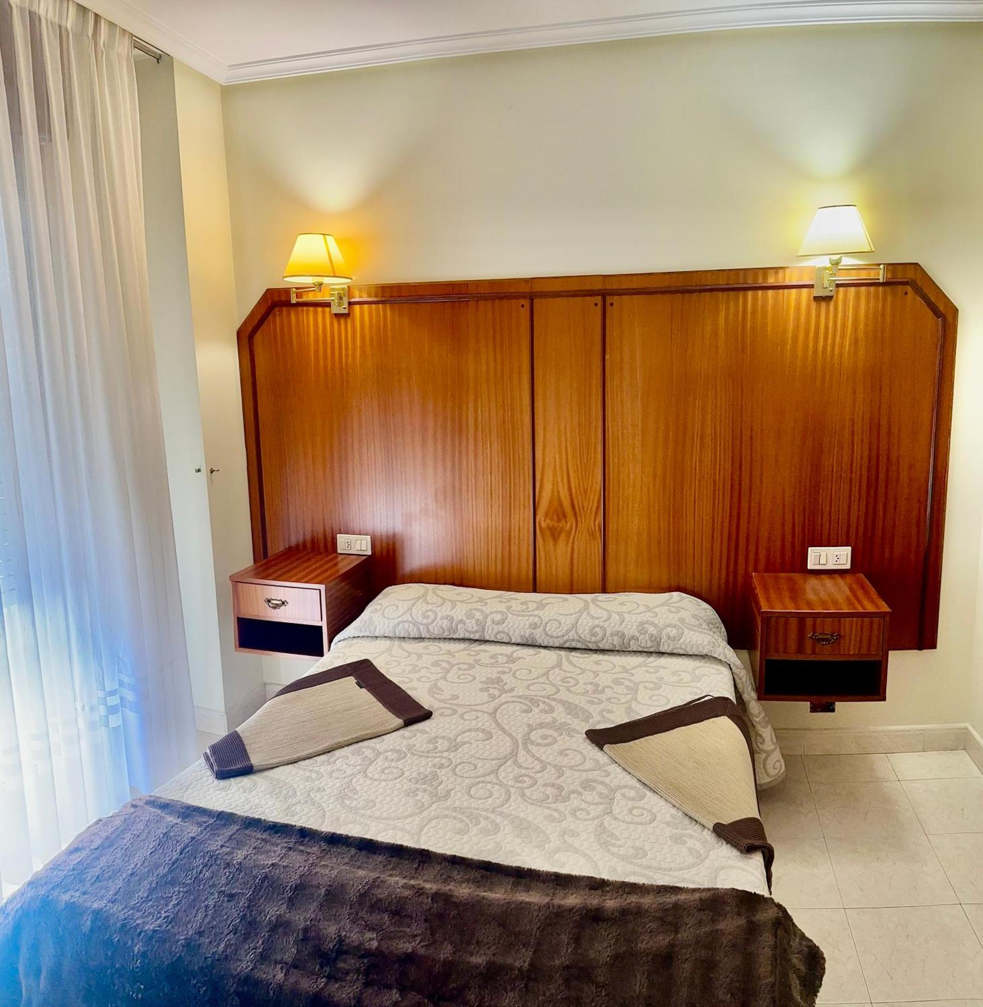 Hostal La Cubana Carballino Extérieur photo
